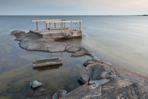 Rocks and water at a beach on Hasslö in Blekinge.